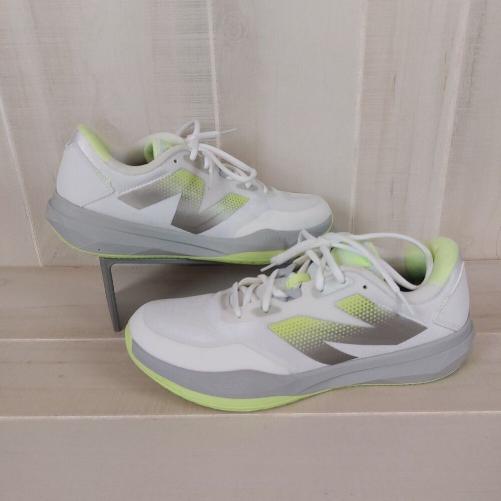 New Balance FuelCell 796V4 Women's Size 10 White Tennis Shoes WCH796W4